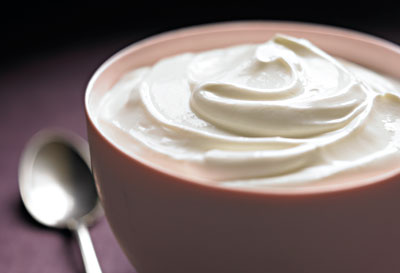 20 Protein-Packed Foods that Slim//Greek Yogurt c Mitch Mandel